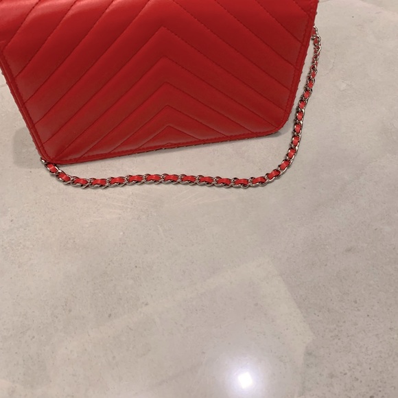 Chanel wallet on a chain chevron Red - Picture 6 of 7